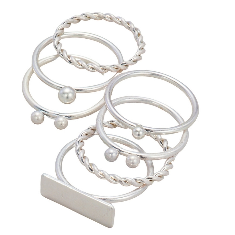 NWT Silver Tone Ring Set